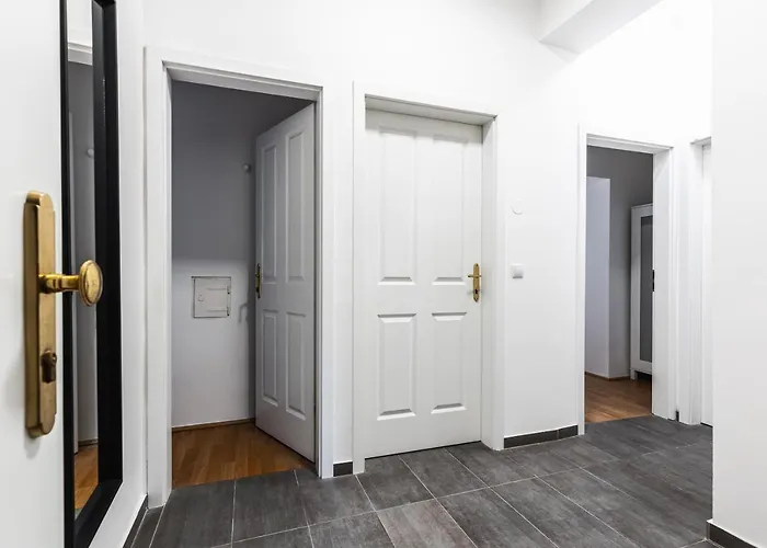 Stylish Designed In A Location * Вена